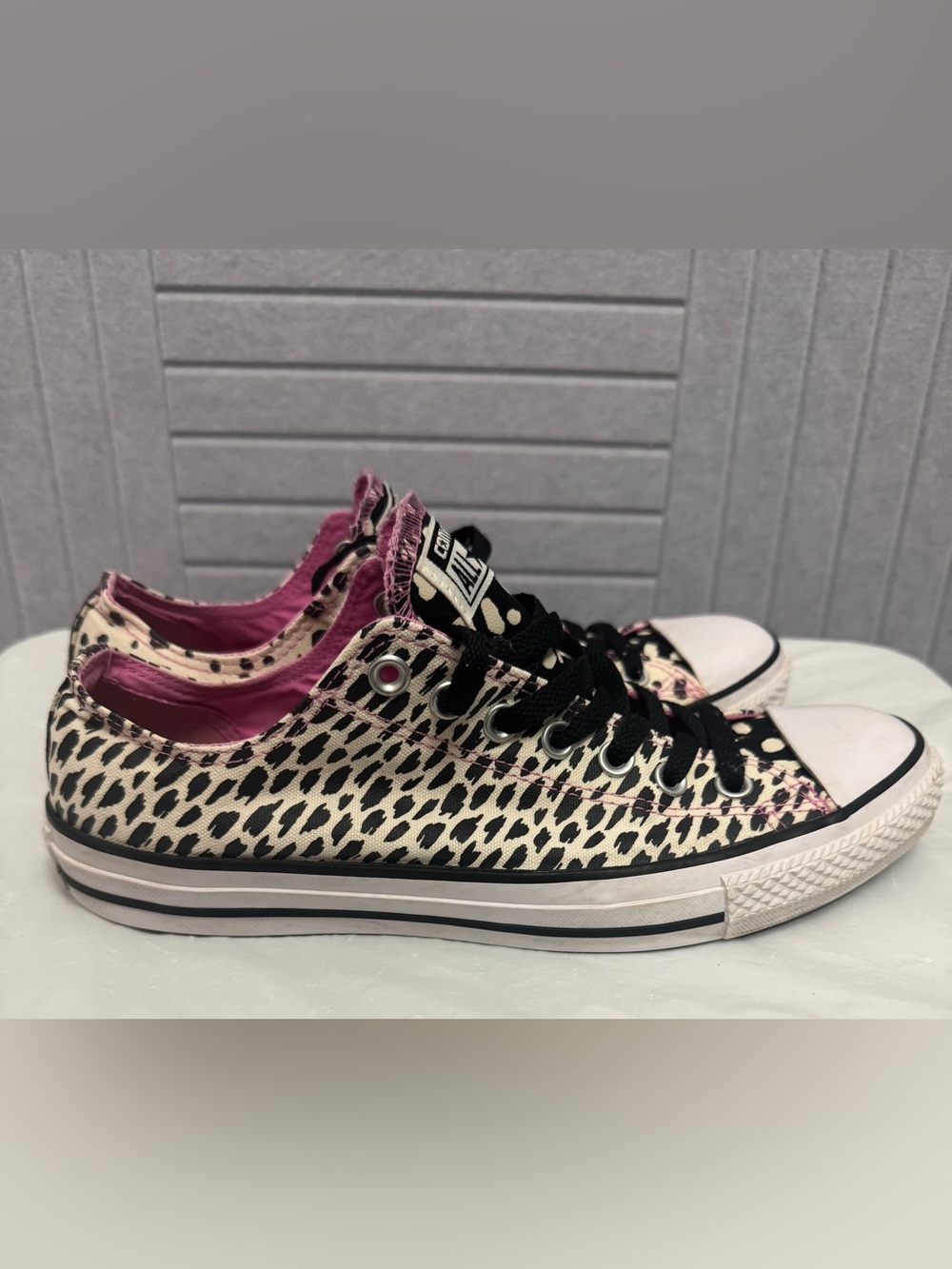 Converse Low Top Leopard Print Sneakers - Pink/Black size 11